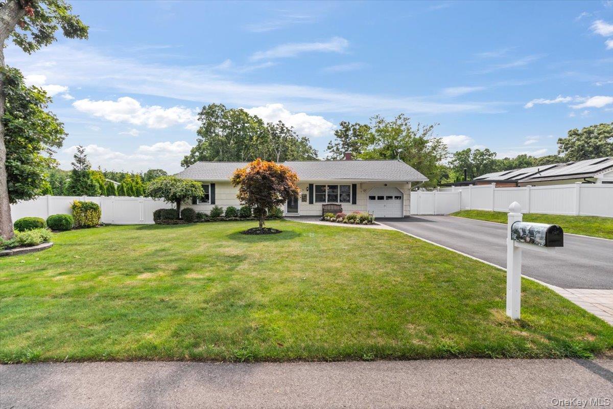 Single Family Stratler Drive  Suffolk County, NY 11967, MLS-1038933-35
