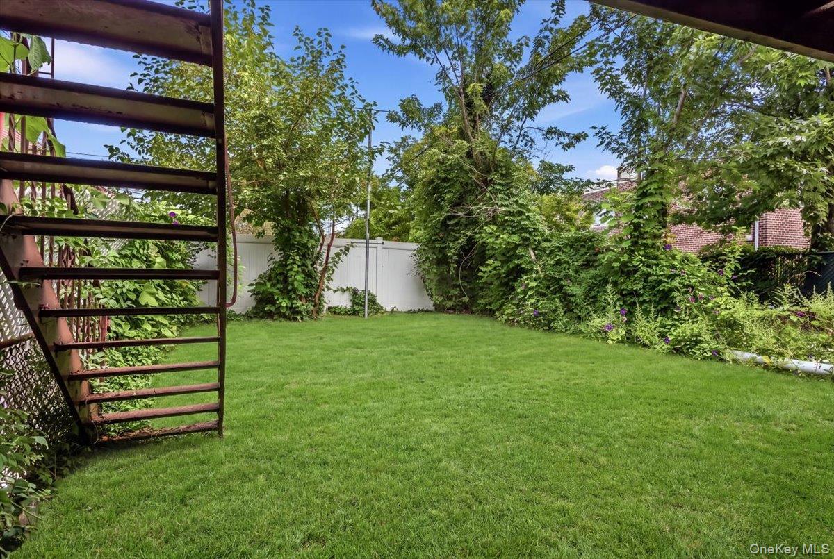 Single Family 30th Avenue Queens, NY 11370, MLS-1038937-12