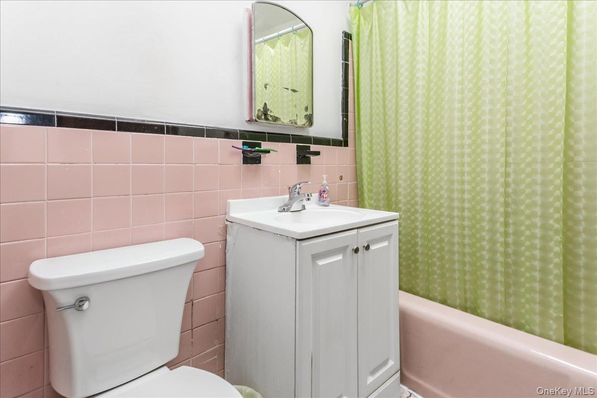 Single Family 30th Avenue Queens, NY 11370, MLS-1038937-23
