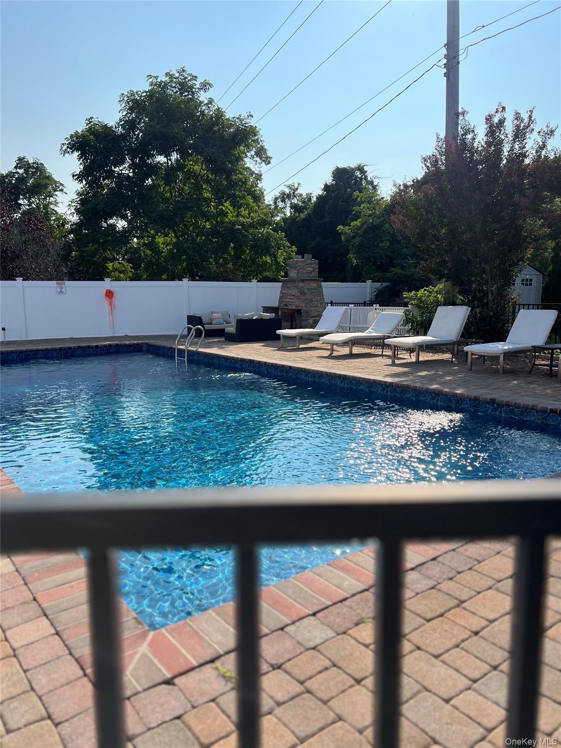 Single Family Box Tree  Suffolk County, NY 11942, MLS-1038939-3