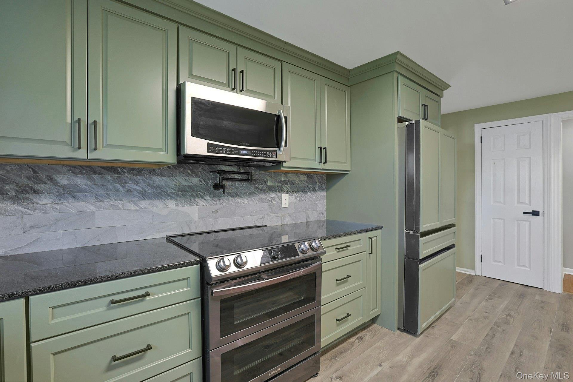 Single Family Babbling Brook Lane Rockland County, NY 10989, MLS-1038946-16