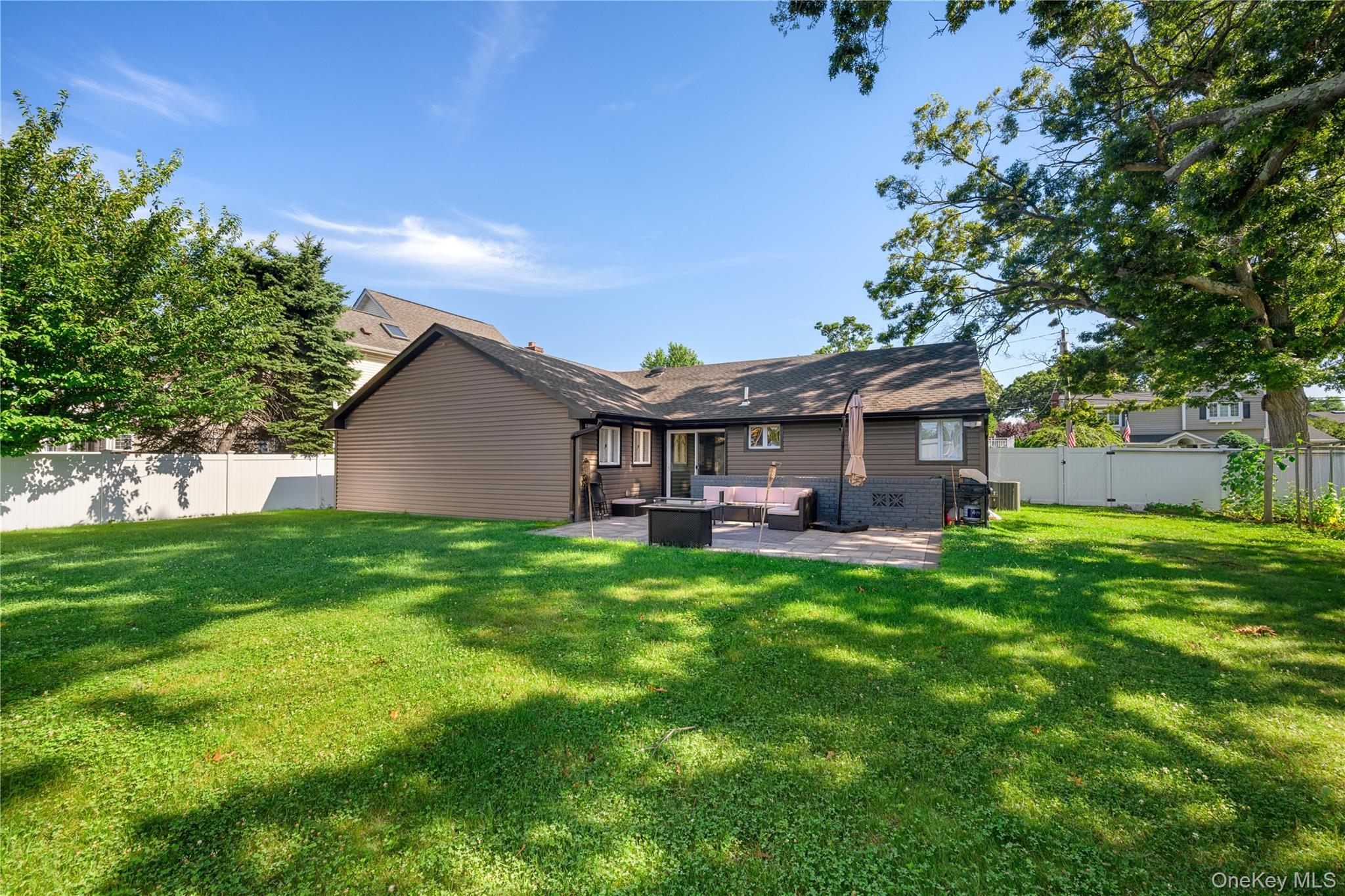 Single Family Tyrconnell Avenue Nassau County, NY 11762, MLS-1038950-44