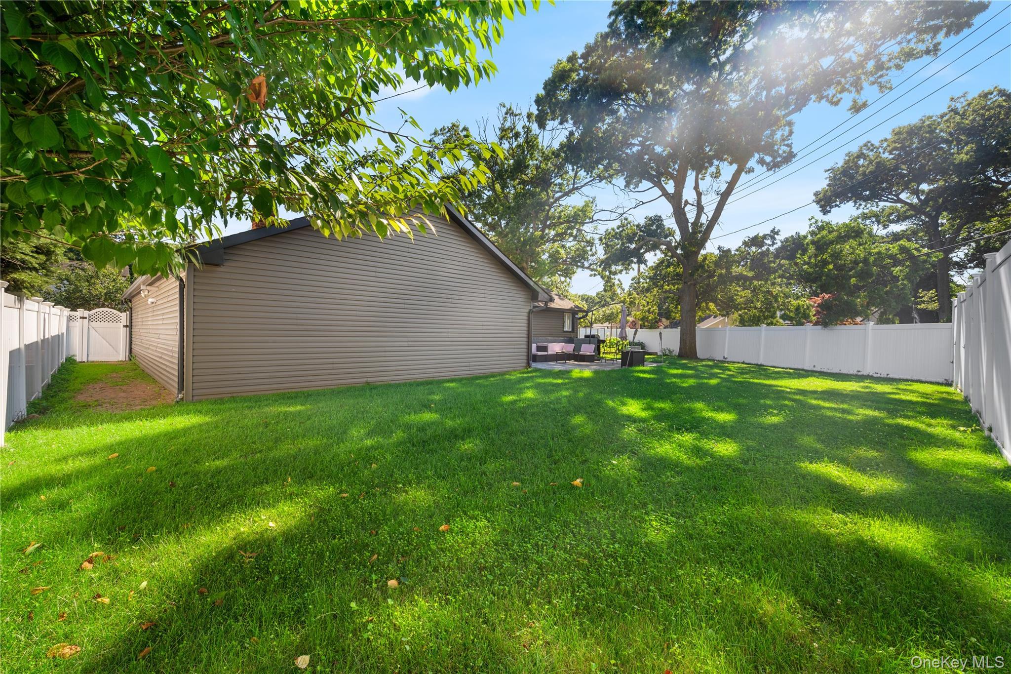 Single Family Tyrconnell Avenue Nassau County, NY 11762, MLS-1038950-45