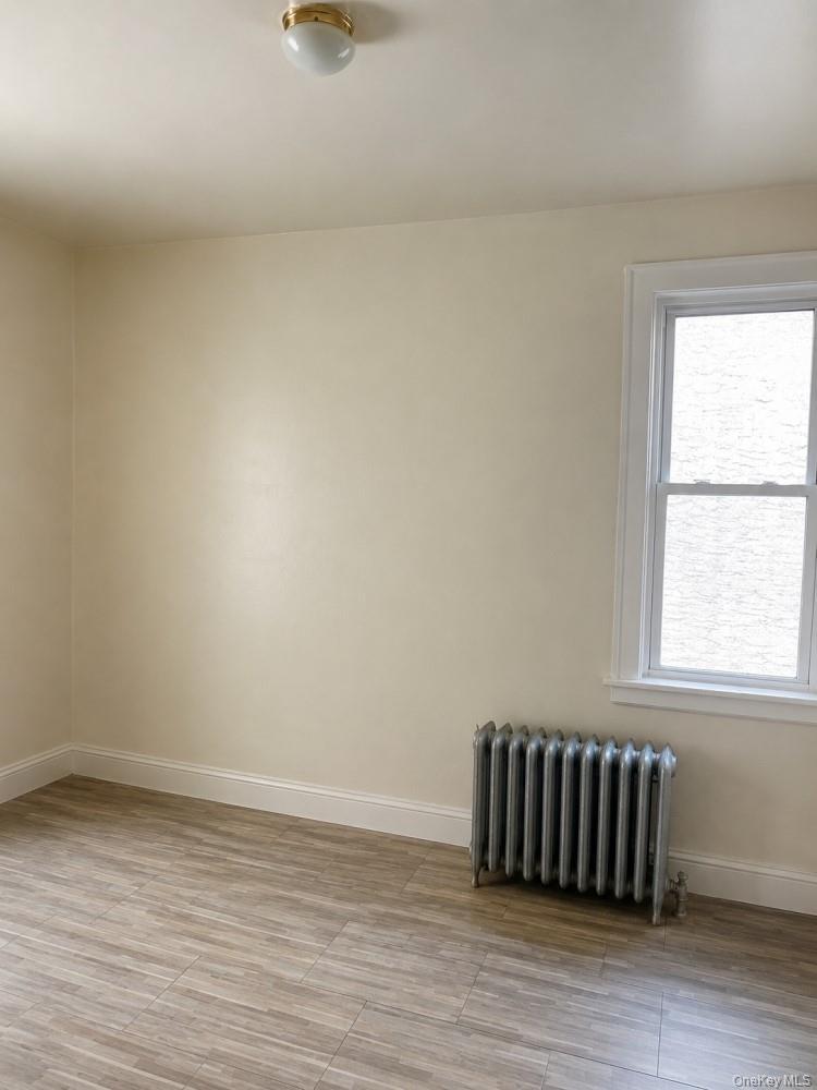 Single Family E 229th Street Bronx, NY 10466, MLS-1038961-19
