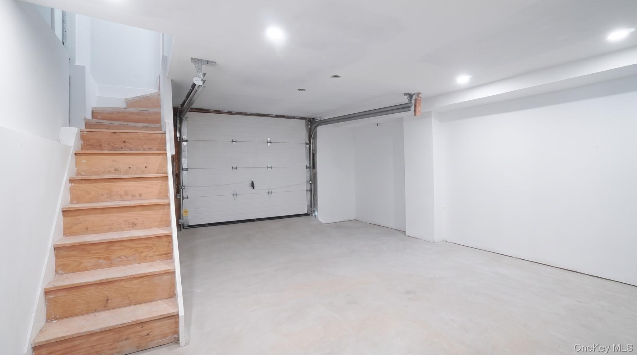 Single Family 109th Road  Queens, NY 11412, MLS-1038970-23