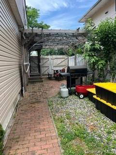 Single Family Broadway  Suffolk County, NY 11743, MLS-1038977-6