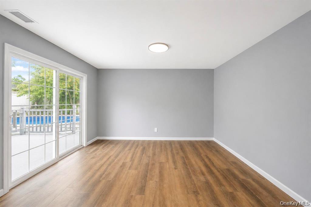 Single Family Peconic Avenue Suffolk County, NY 11704, MLS-1038986-17