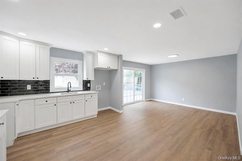 Single Family Peconic Avenue Suffolk County, NY 11704, MLS-1038986-21