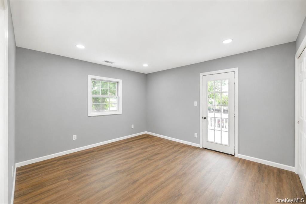 Single Family Peconic Avenue Suffolk County, NY 11704, MLS-1038986-25