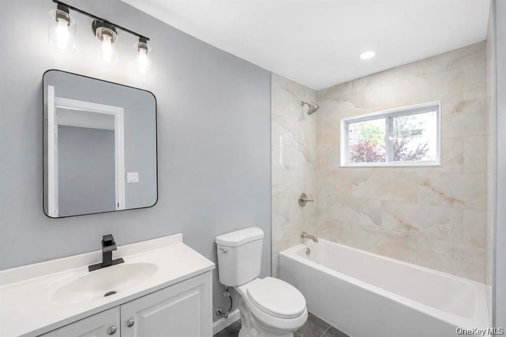 Single Family Peconic Avenue Suffolk County, NY 11704, MLS-1038986-27