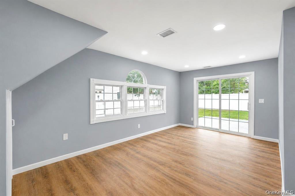 Single Family Peconic Avenue Suffolk County, NY 11704, MLS-1038986-29