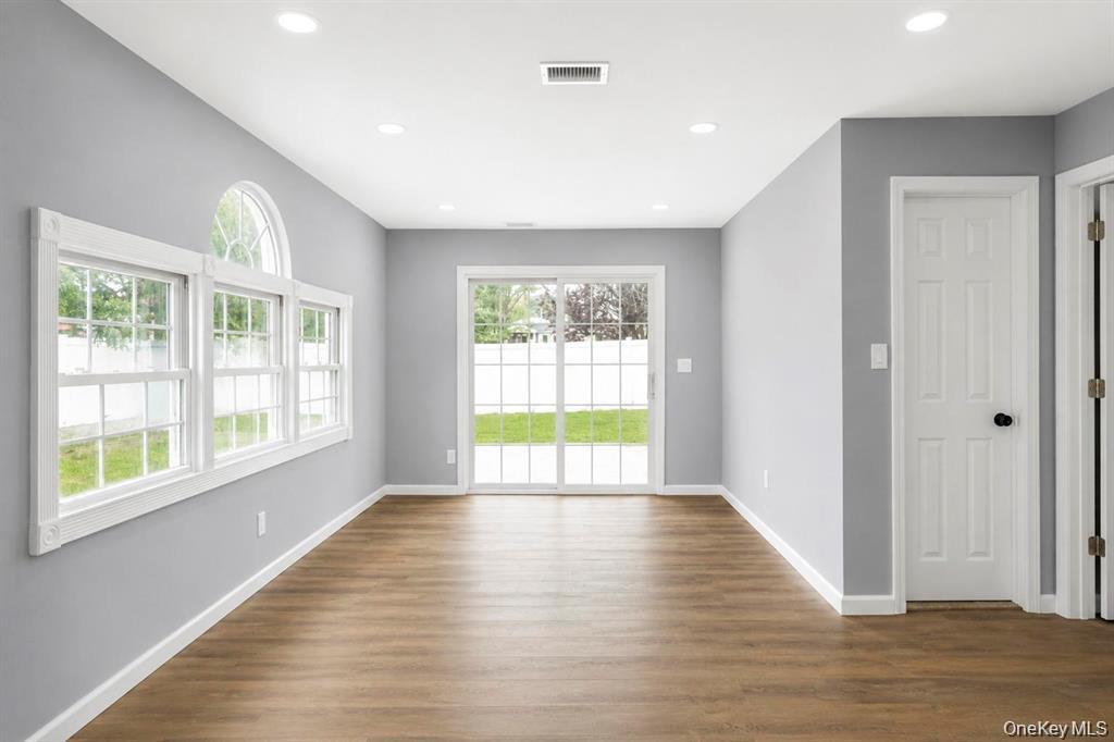 Single Family Peconic Avenue Suffolk County, NY 11704, MLS-1038986-30