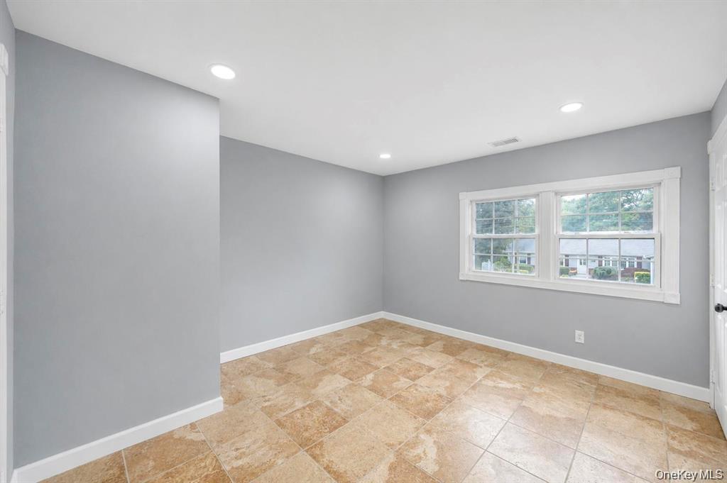 Single Family Peconic Avenue Suffolk County, NY 11704, MLS-1038986-32