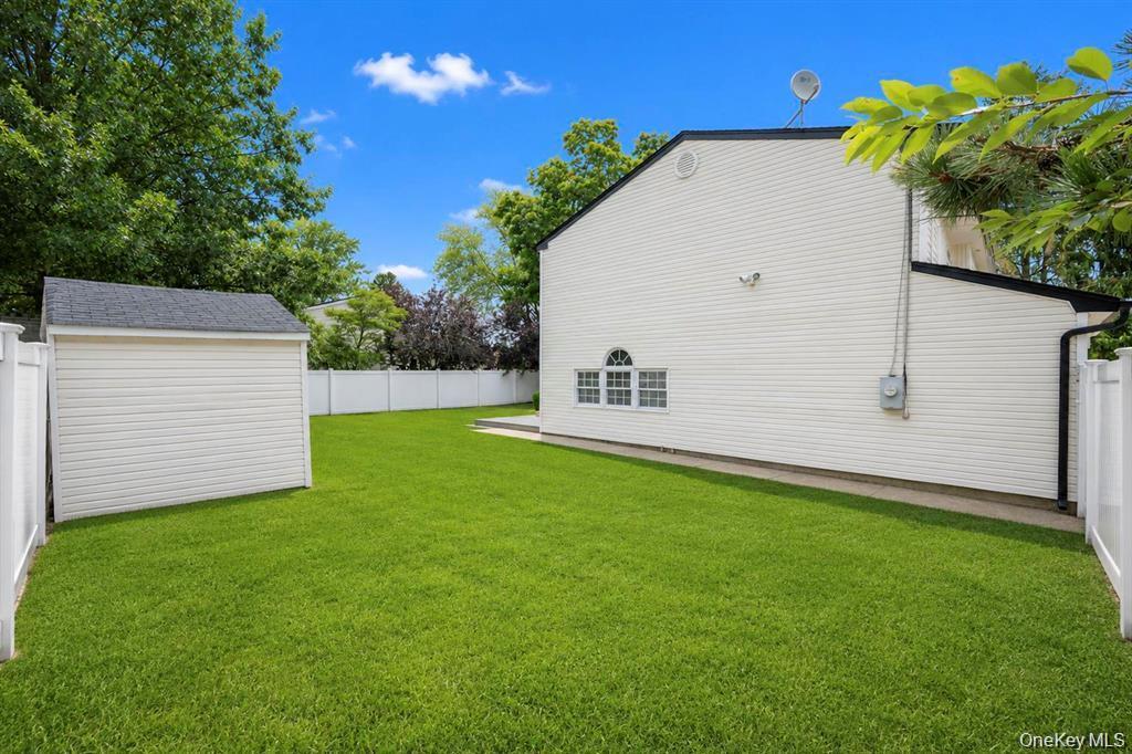 Single Family Peconic Avenue Suffolk County, NY 11704, MLS-1038986-4