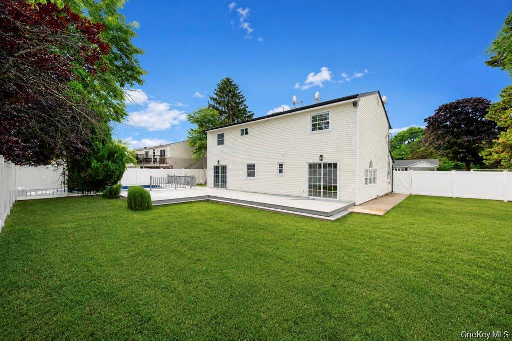 Single Family Peconic Avenue Suffolk County, NY 11704, MLS-1038986-5