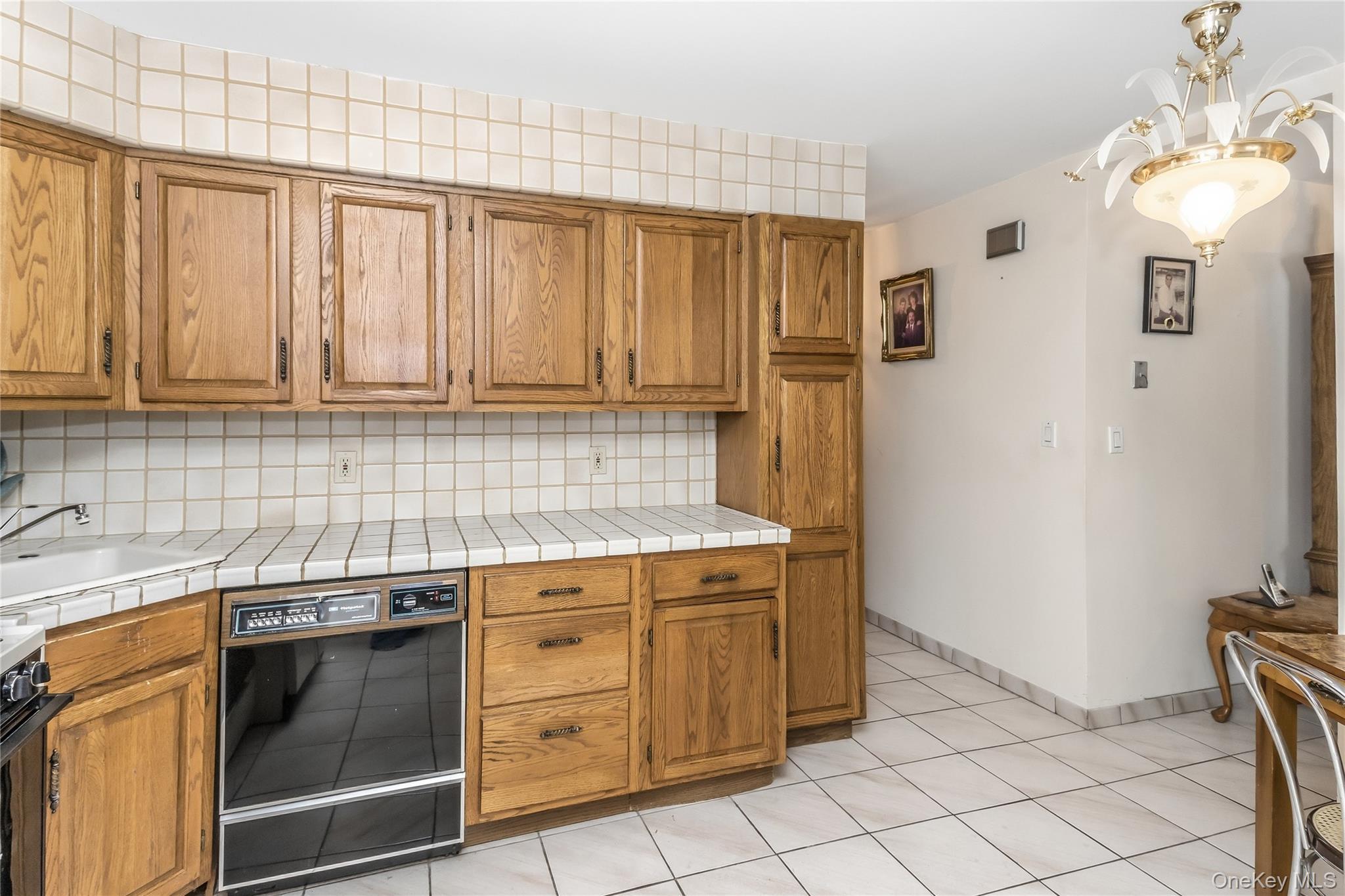 Single Family 17th Road  Queens, NY 11357, MLS-1038994-12