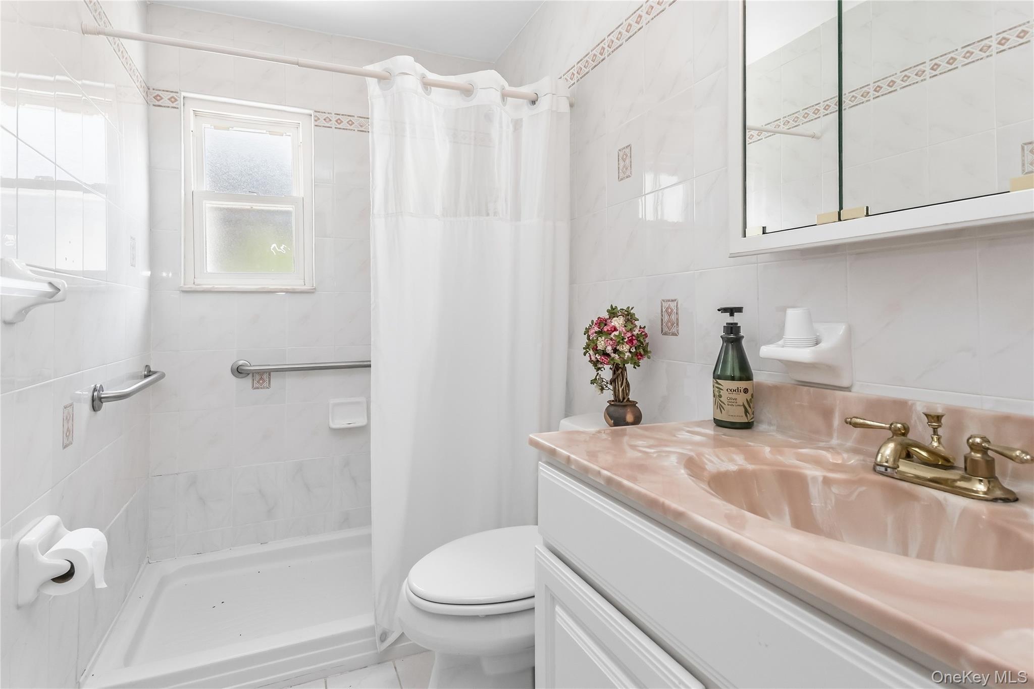 Single Family 17th Road  Queens, NY 11357, MLS-1038994-22