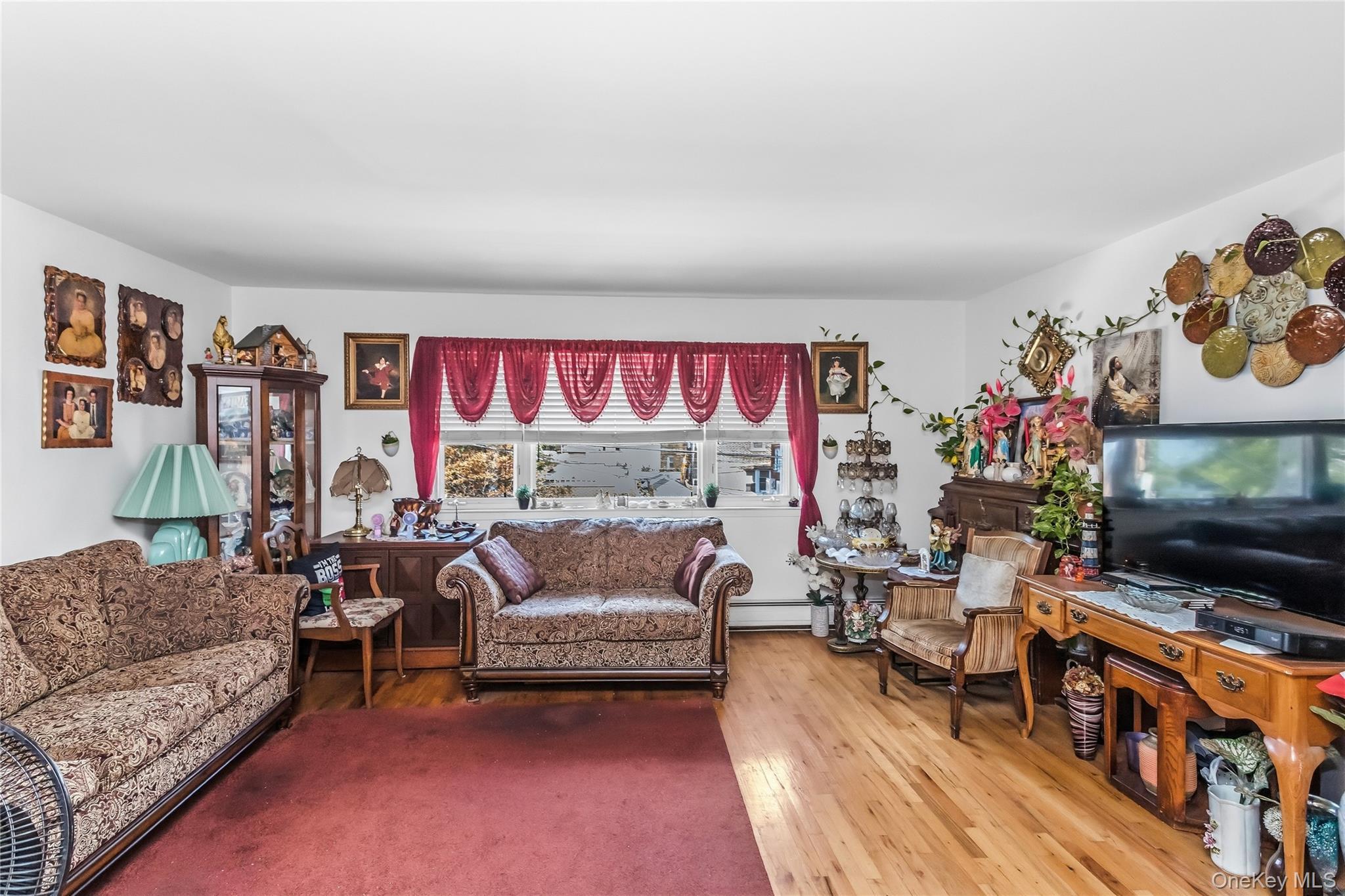 Single Family 17th Road  Queens, NY 11357, MLS-1038994-25