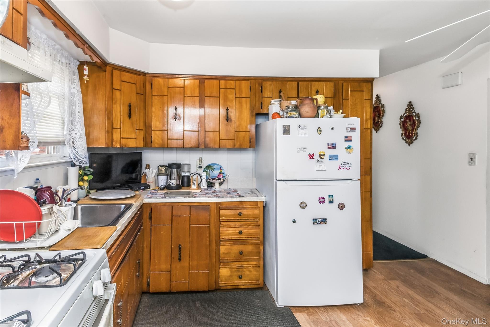Single Family 17th Road  Queens, NY 11357, MLS-1038994-29