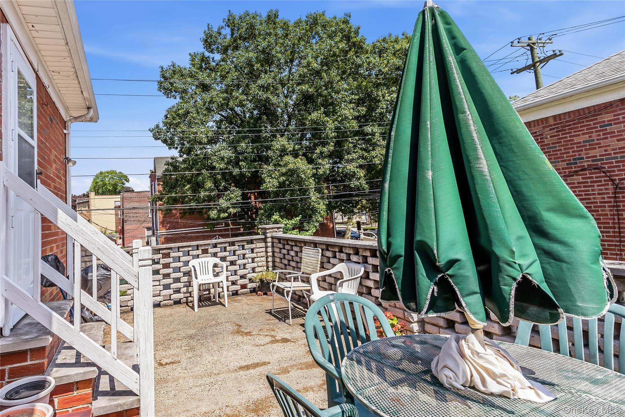 Single Family 17th Road  Queens, NY 11357, MLS-1038994-37
