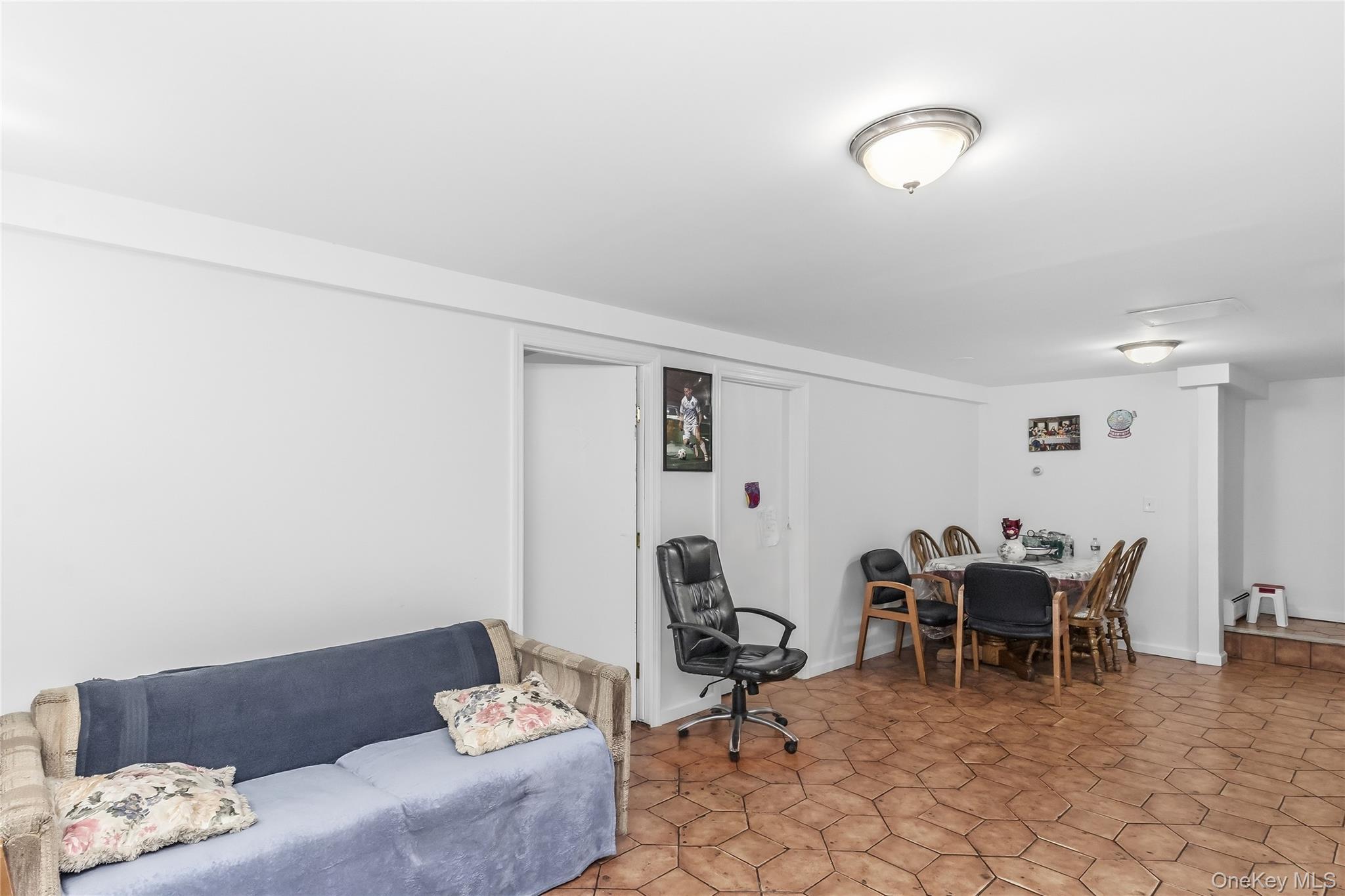 Single Family 17th Road  Queens, NY 11357, MLS-1038994-43