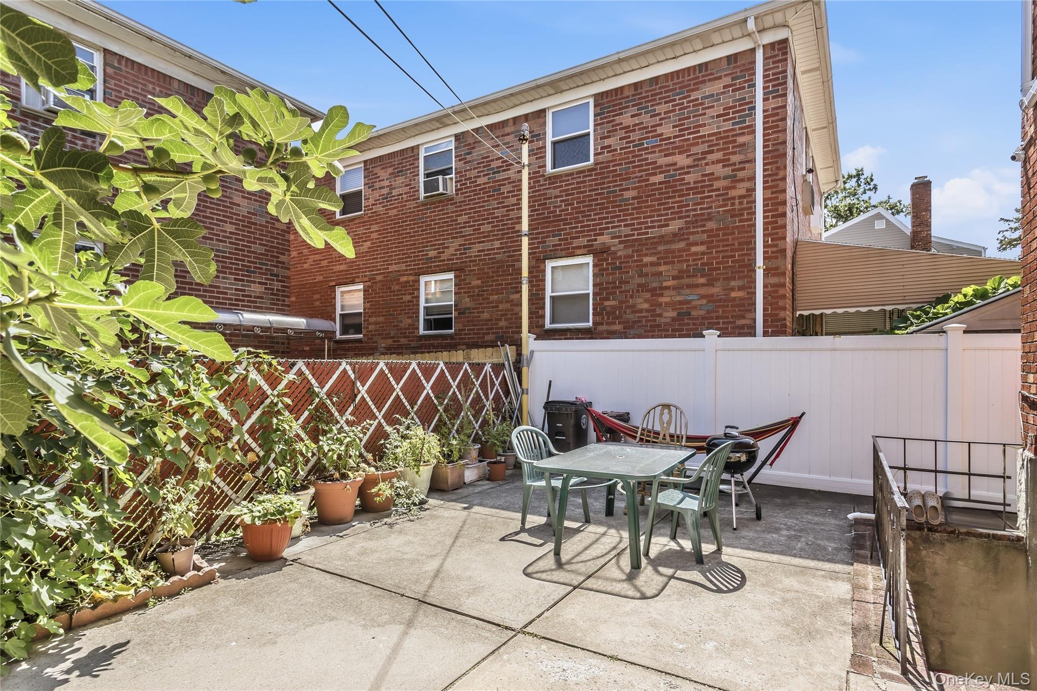 Single Family 17th Road  Queens, NY 11357, MLS-1038994-48