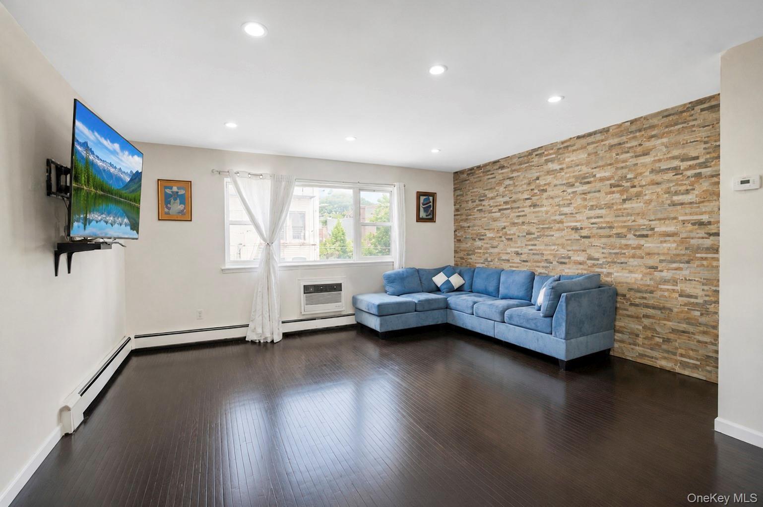 Single Family Ashford Street Brooklyn, NY 11207, MLS-1038999-4