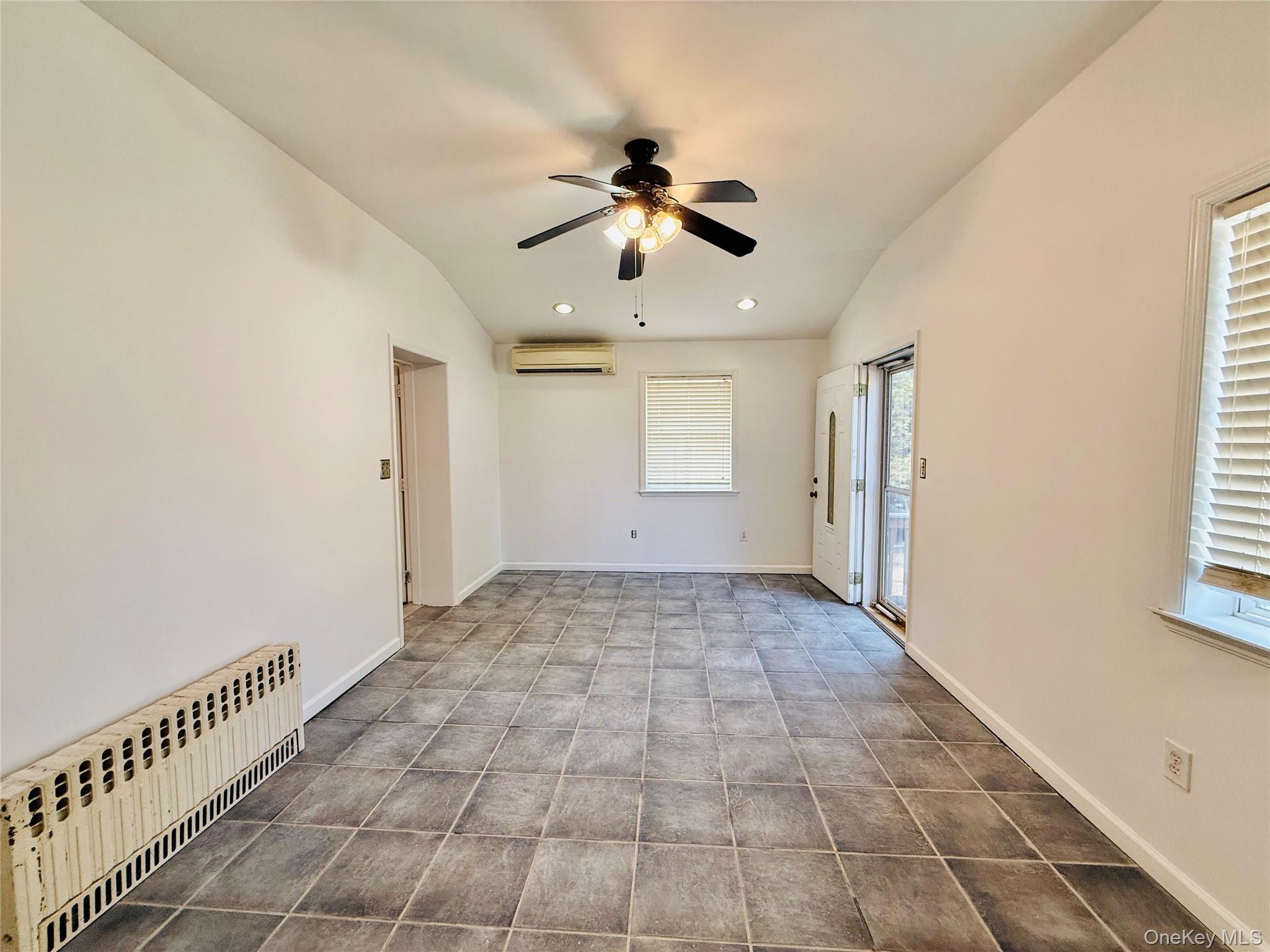 Single Family Hobart Avenue Bronx, NY 10461, MLS-1039002-15