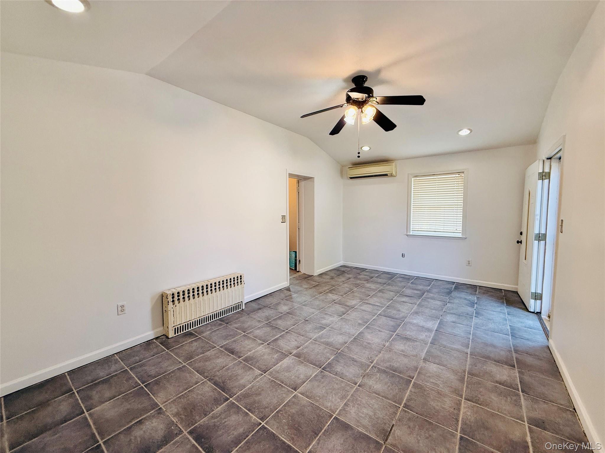 Single Family Hobart Avenue Bronx, NY 10461, MLS-1039002-16