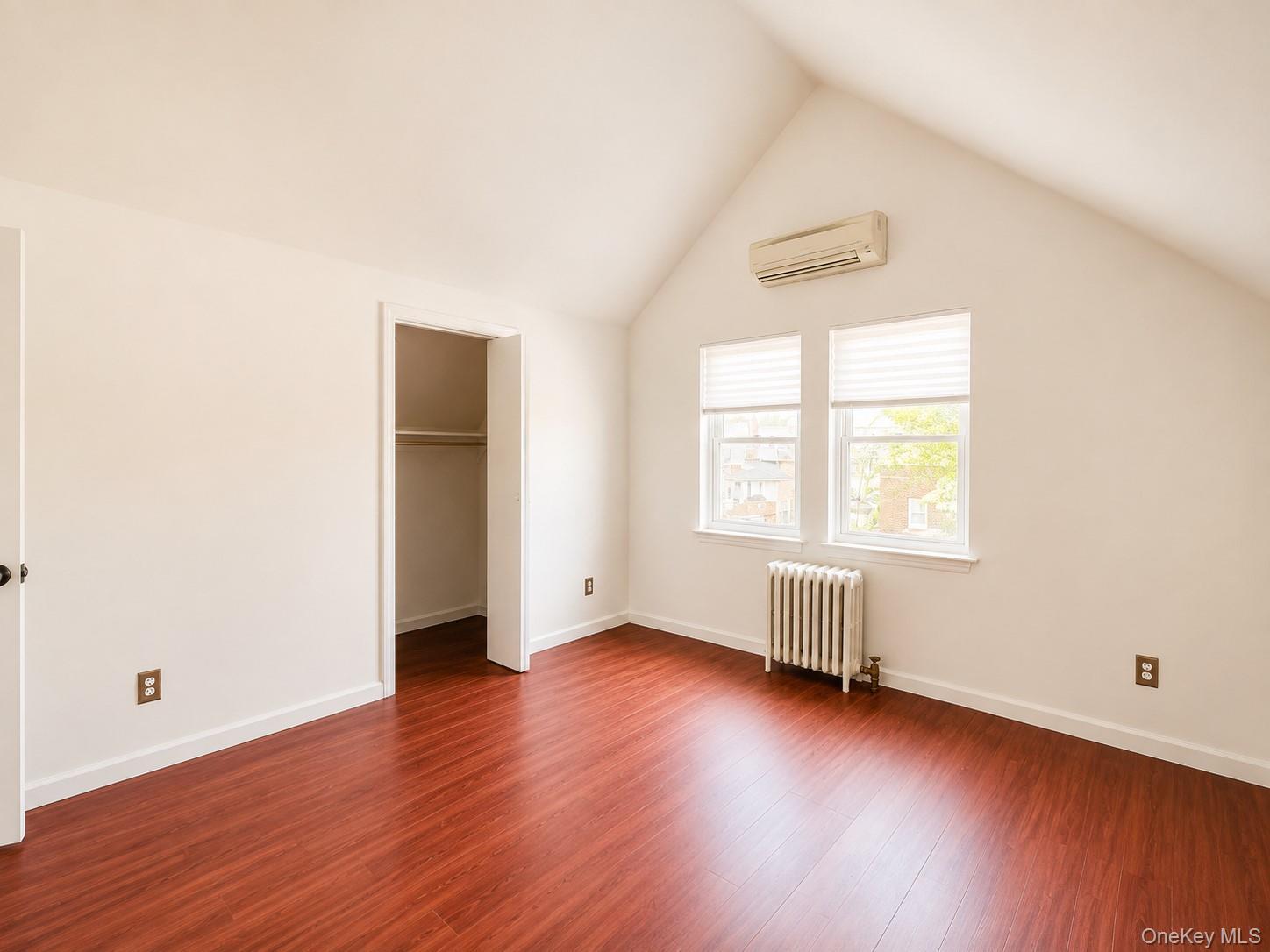 Single Family Hobart Avenue Bronx, NY 10461, MLS-1039002-25