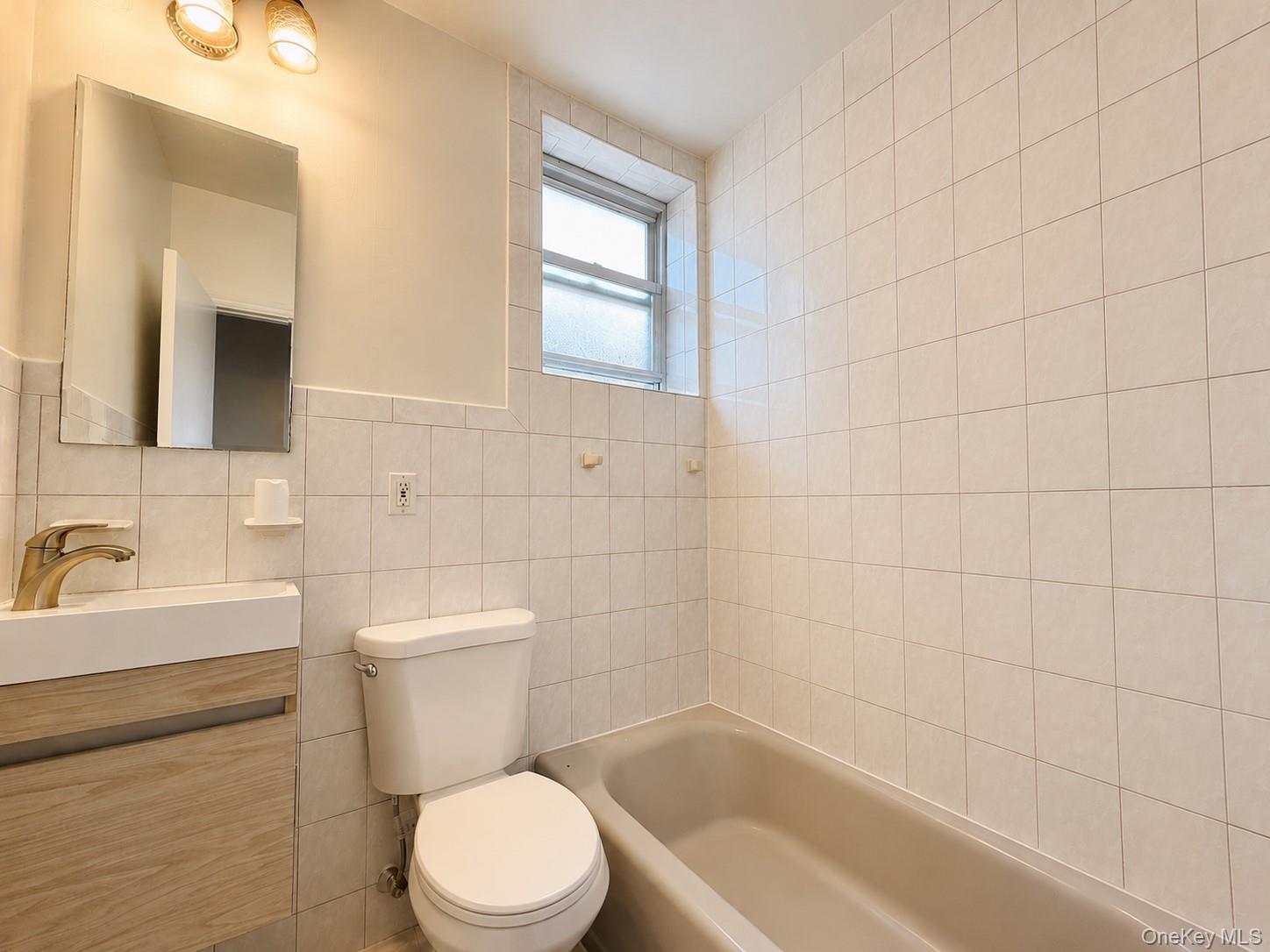 Single Family Hobart Avenue Bronx, NY 10461, MLS-1039002-28