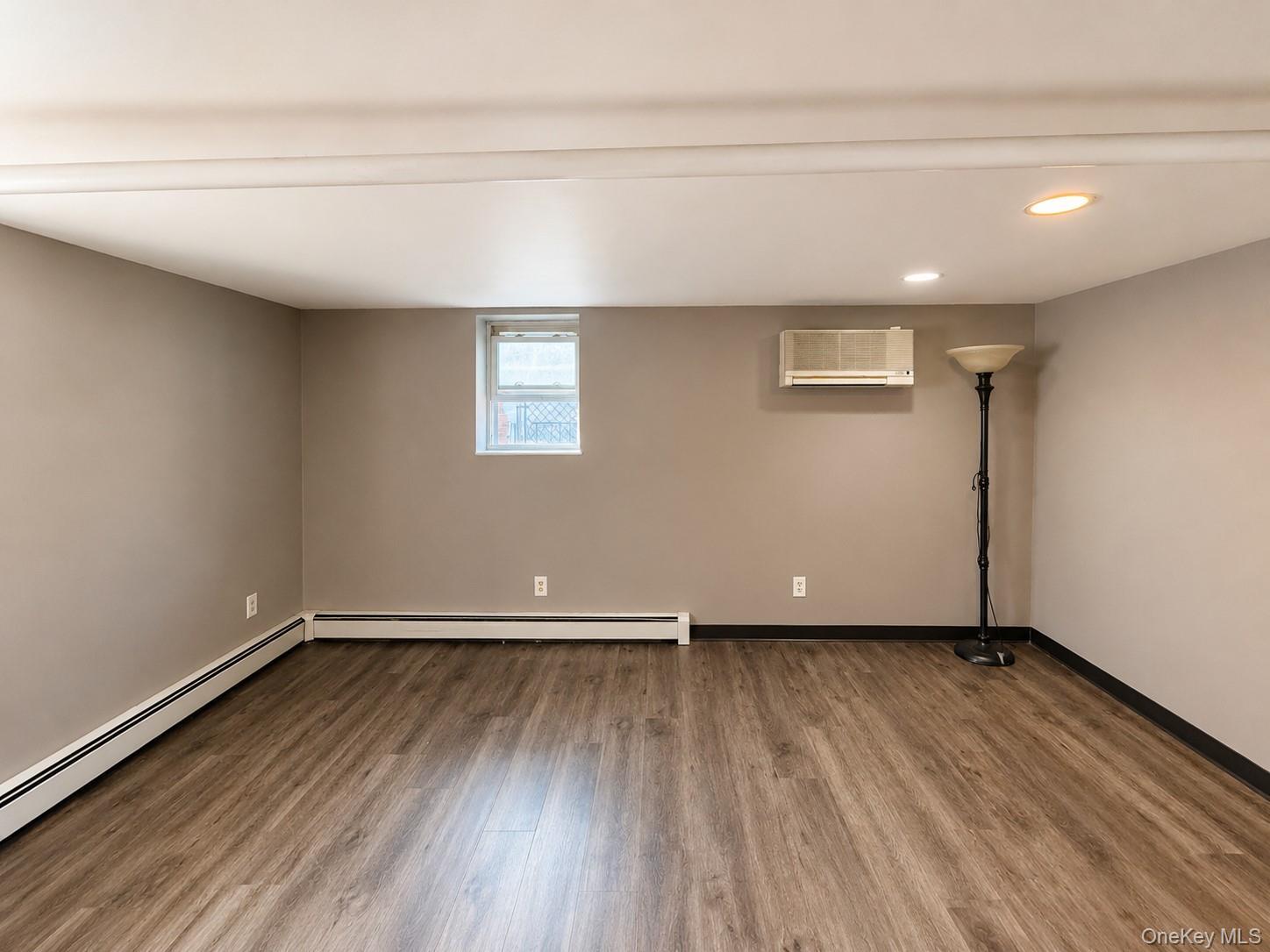 Single Family Hobart Avenue Bronx, NY 10461, MLS-1039002-34