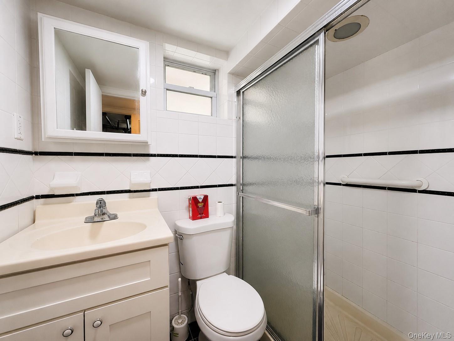 Single Family Hobart Avenue Bronx, NY 10461, MLS-1039002-35