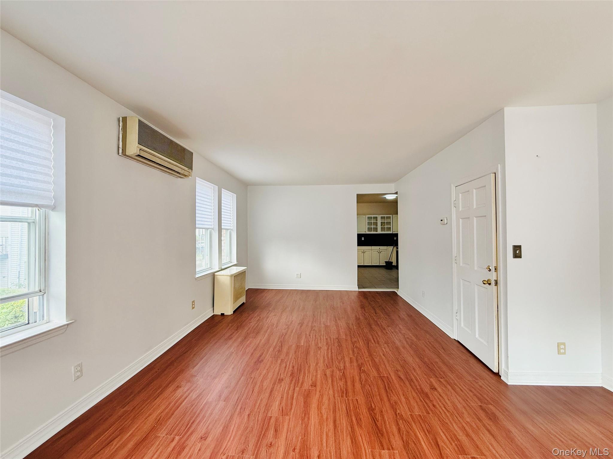 Single Family Hobart Avenue Bronx, NY 10461, MLS-1039002-5