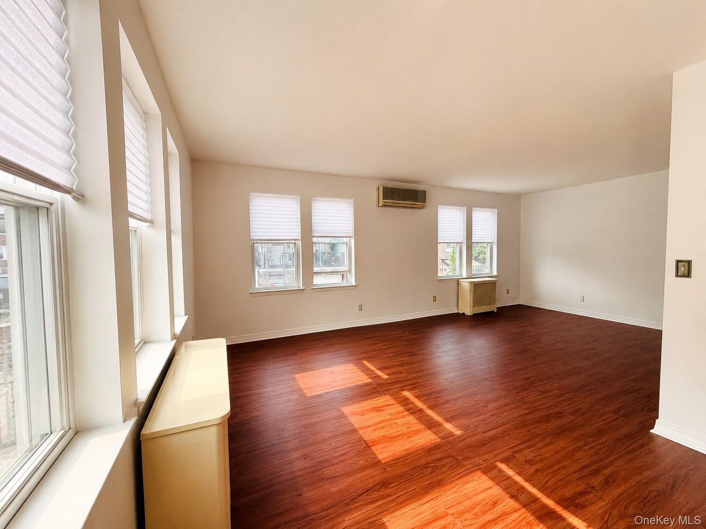 Single Family Hobart Avenue Bronx, NY 10461, MLS-1039002-6