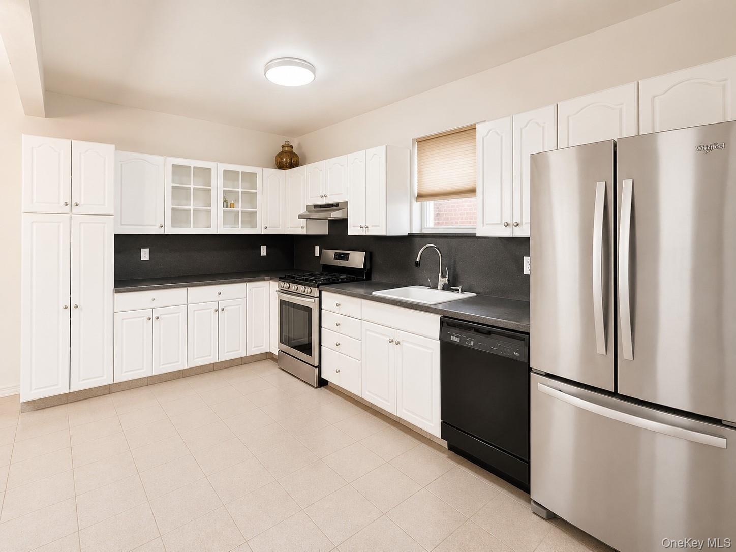Single Family Hobart Avenue Bronx, NY 10461, MLS-1039002-8