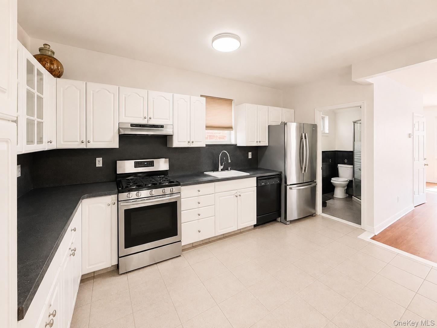 Single Family Hobart Avenue Bronx, NY 10461, MLS-1039002-9