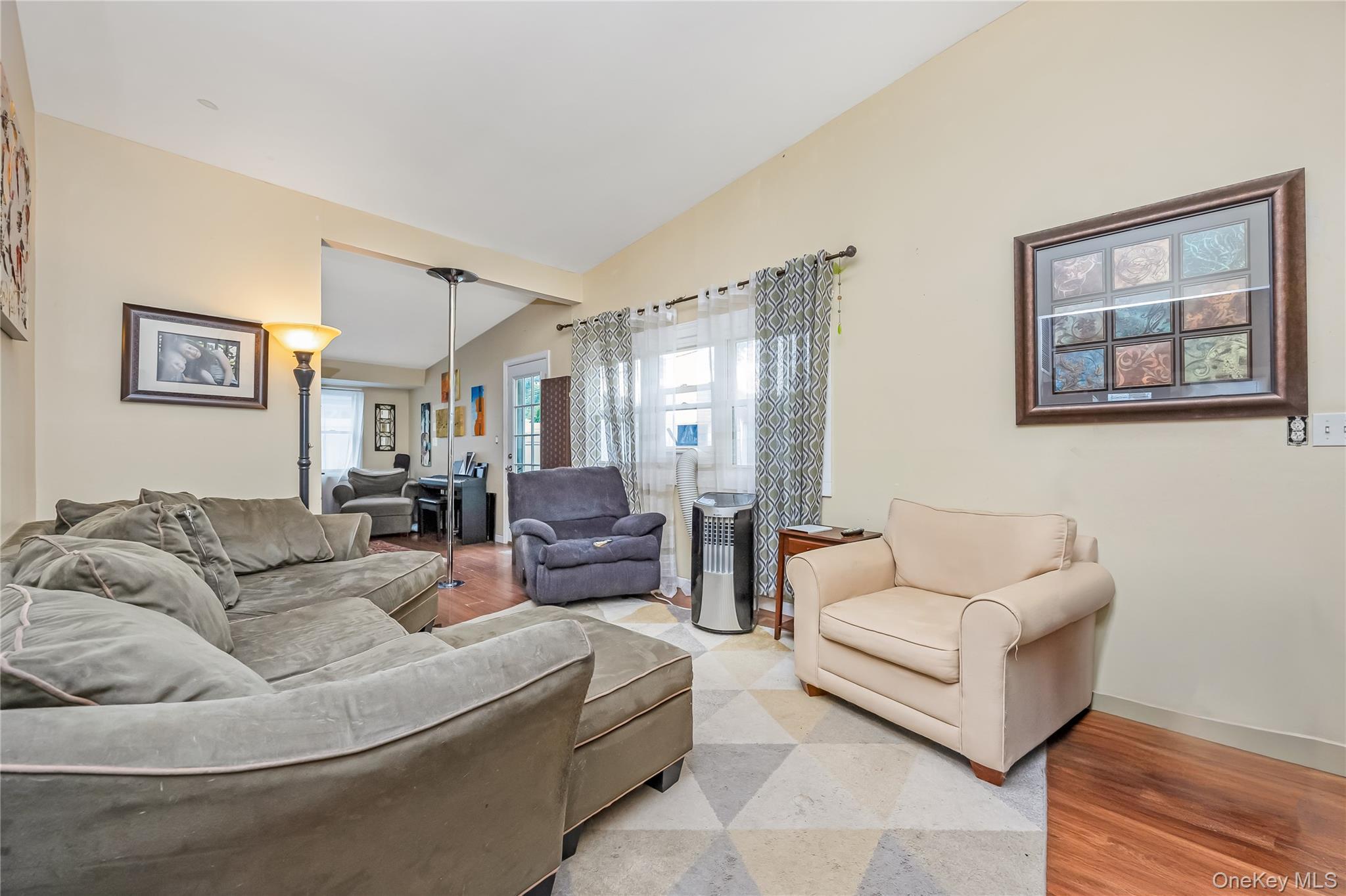 Single Family Beverly Street  Suffolk County, NY 11751, MLS-1039015-7