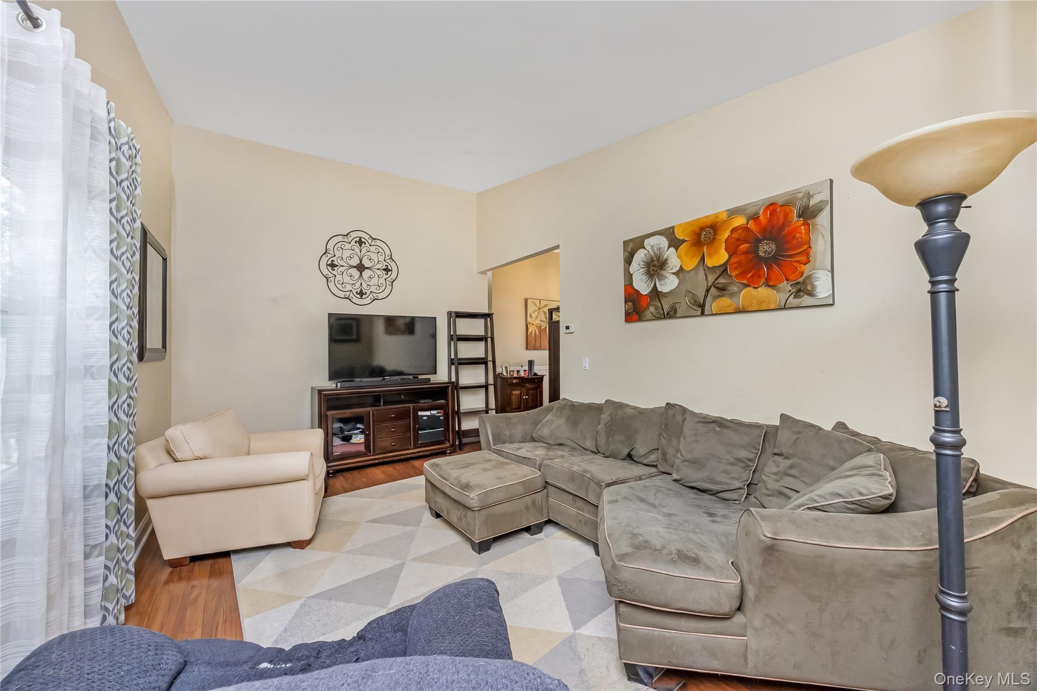 Single Family Beverly Street  Suffolk County, NY 11751, MLS-1039015-8