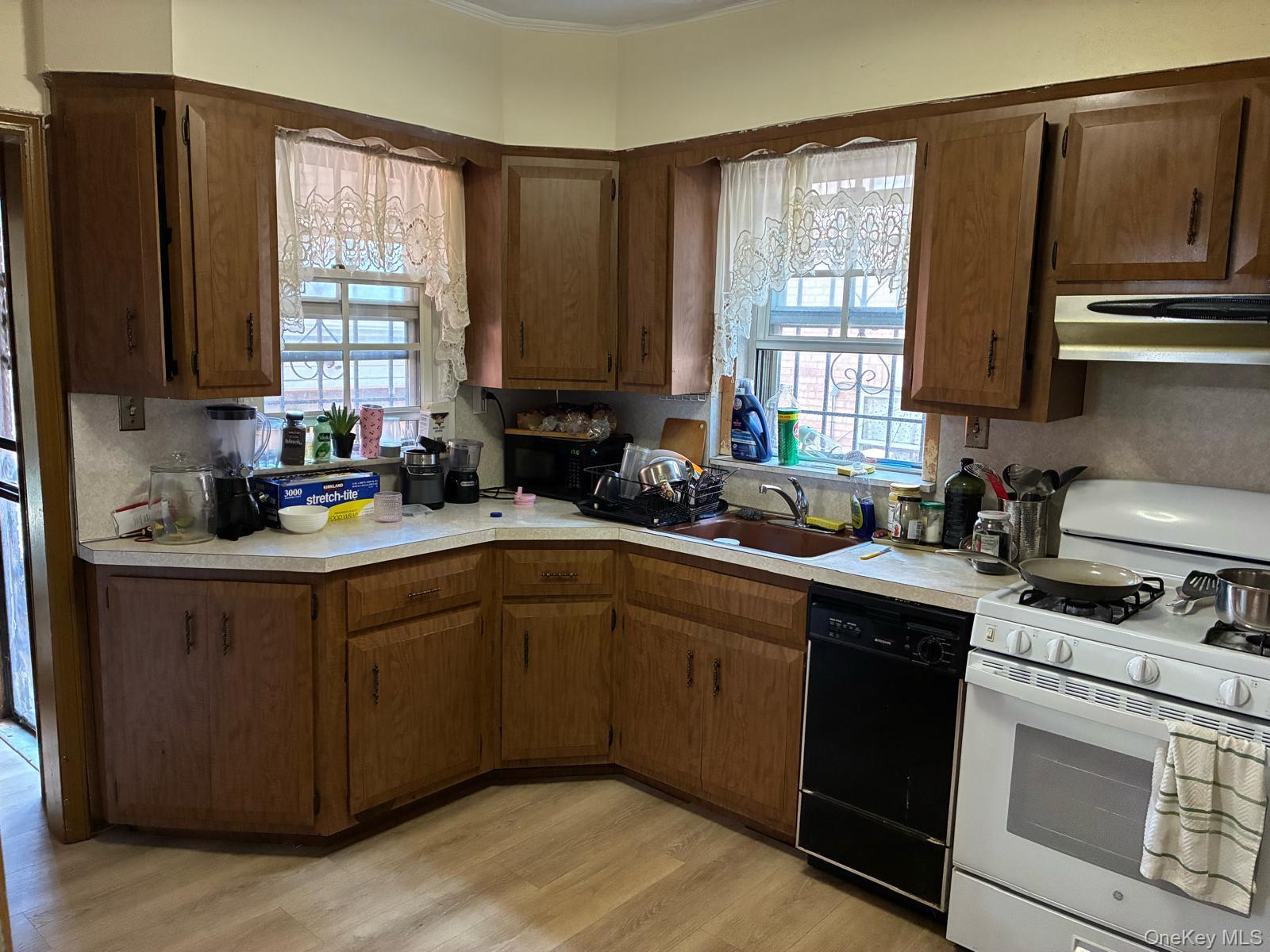 Single Family Cedarcroft Road Queens, NY 11432, MLS-1039020-10