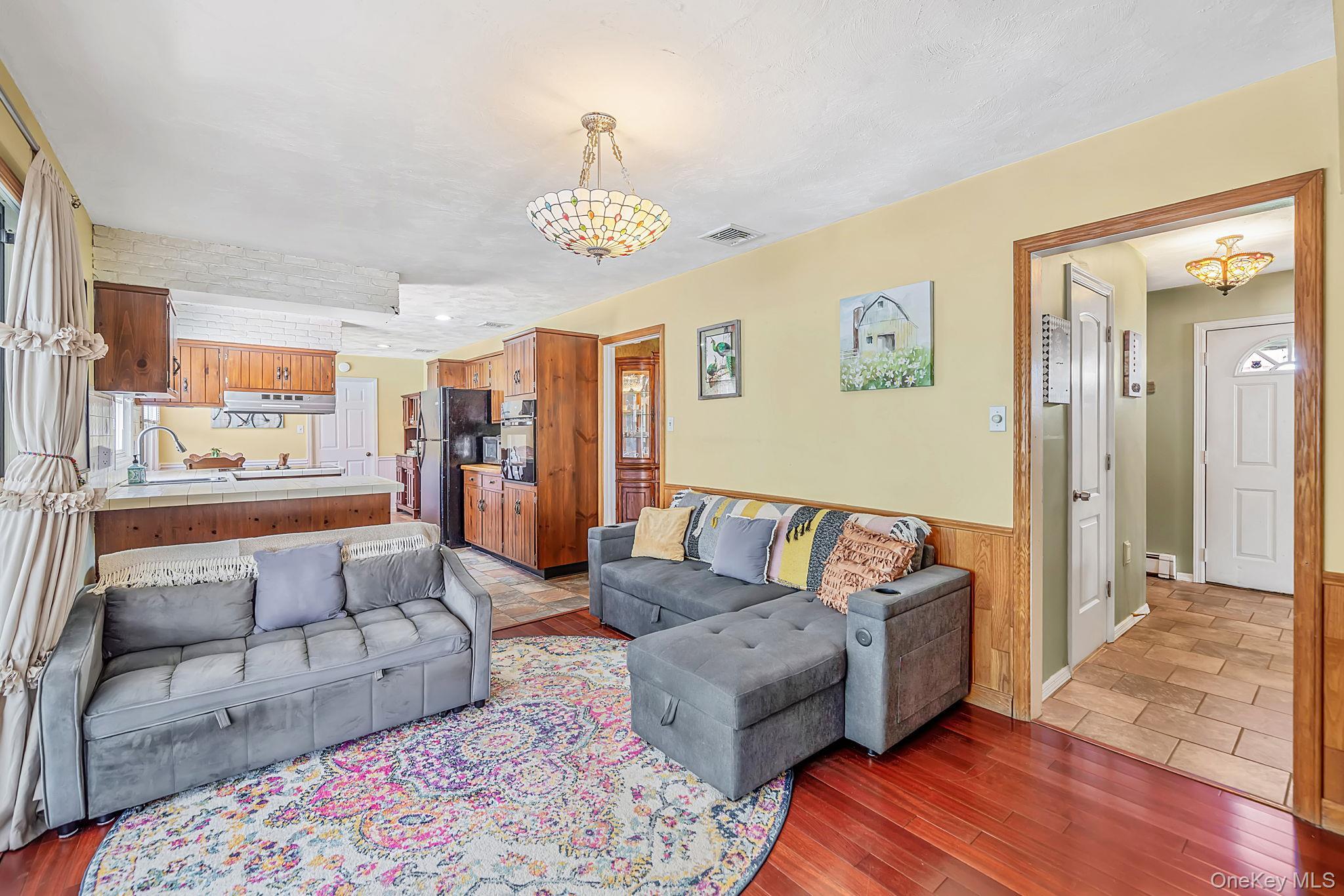 Single Family Lakeside Avenue Suffolk County, NY 11755, MLS-1039021-14