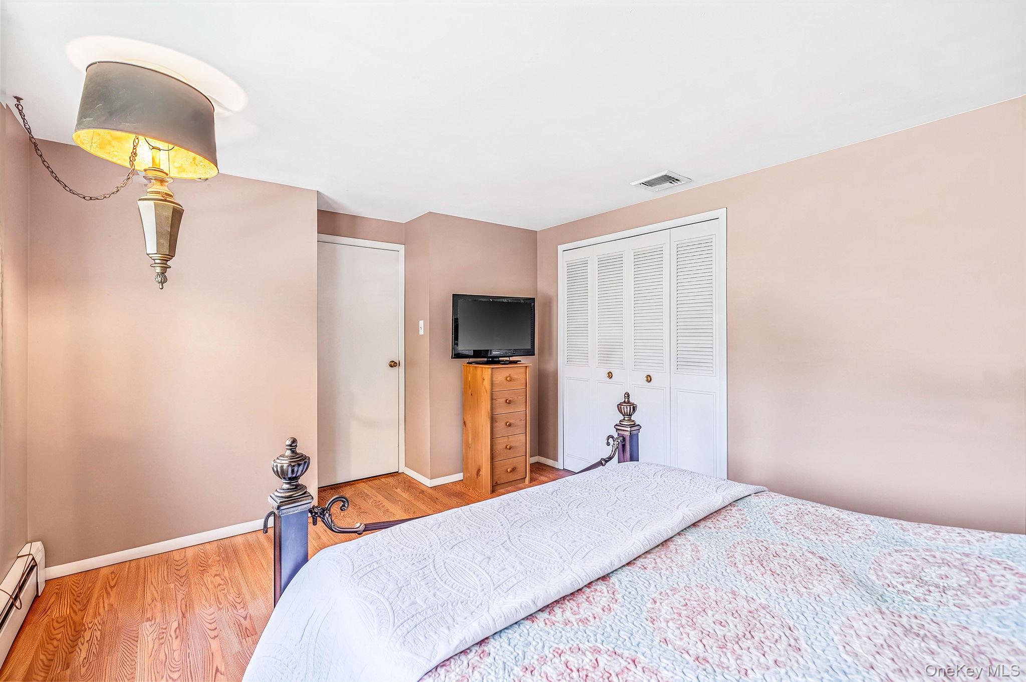 Single Family Lakeside Avenue Suffolk County, NY 11755, MLS-1039021-20