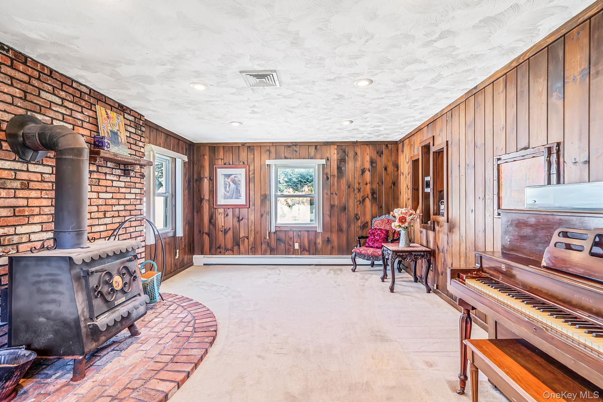 Single Family Lakeside Avenue Suffolk County, NY 11755, MLS-1039021-5