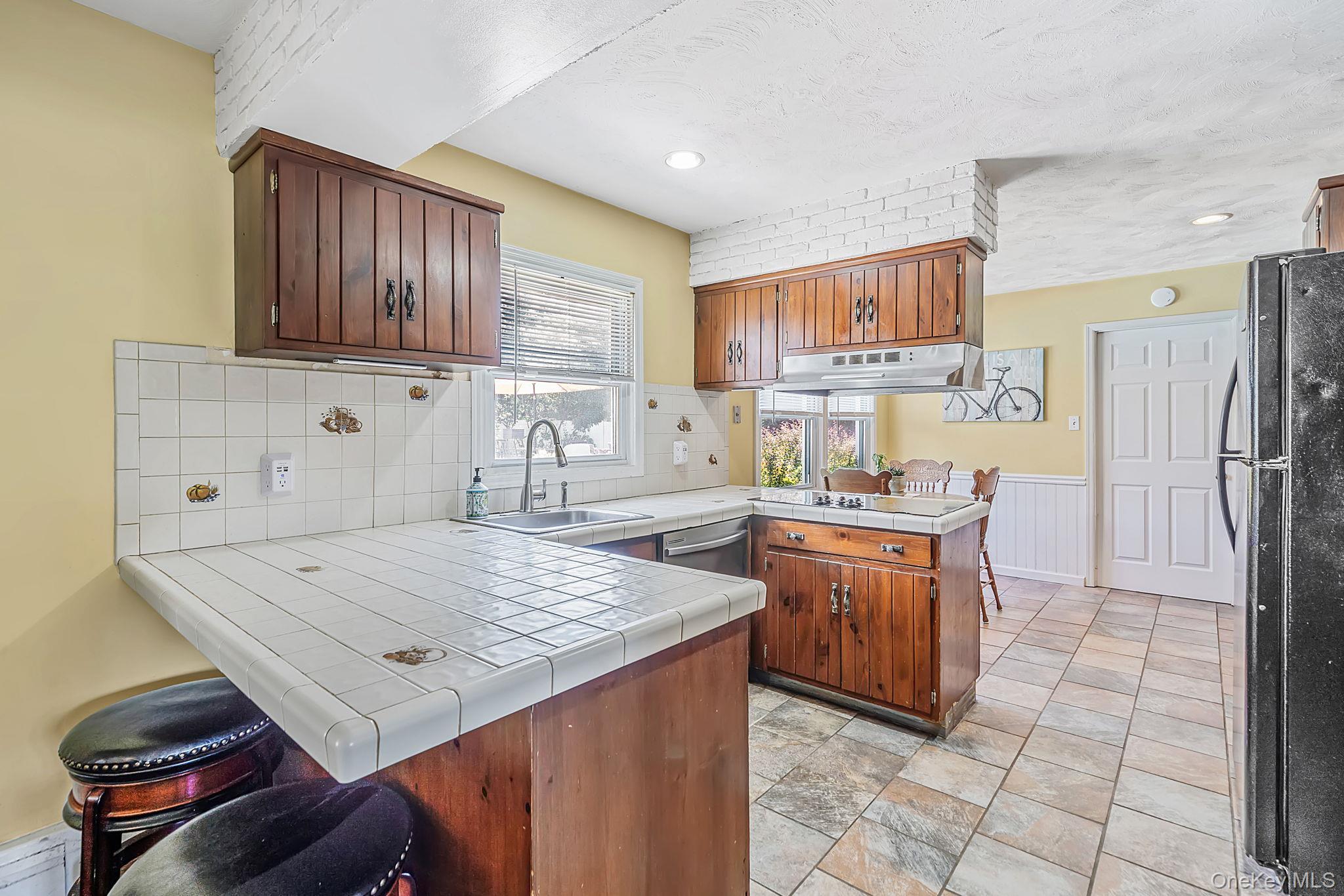 Single Family Lakeside Avenue Suffolk County, NY 11755, MLS-1039021-9