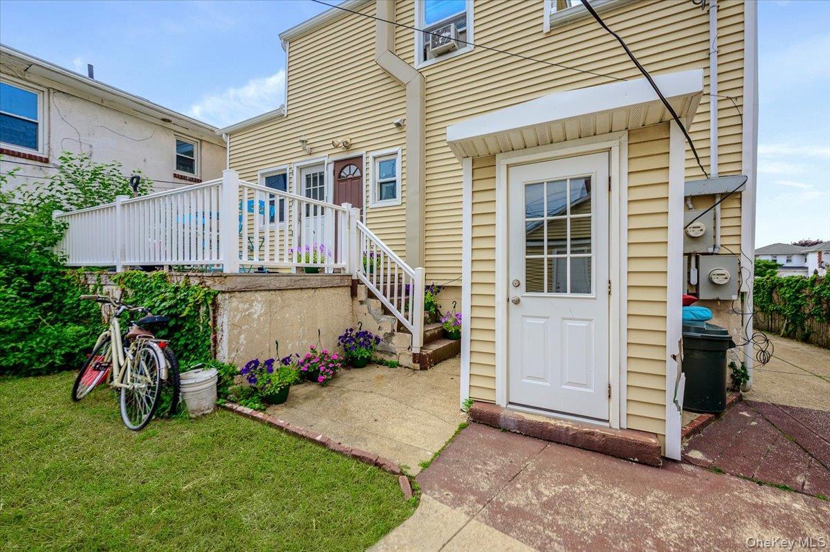 Single Family E Broadway  Nassau County, NY 11561, MLS-1039034-13