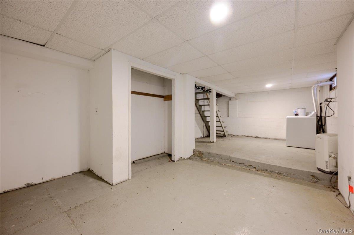 Single Family E Broadway  Nassau County, NY 11561, MLS-1039034-19