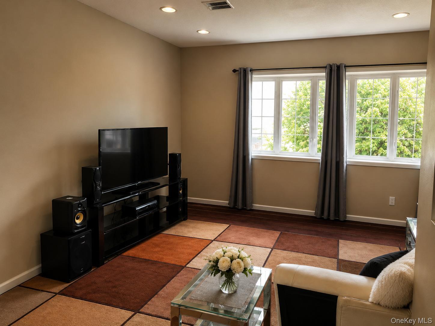 Single Family 141st Avenue Queens, NY 11413, MLS-1039057-11