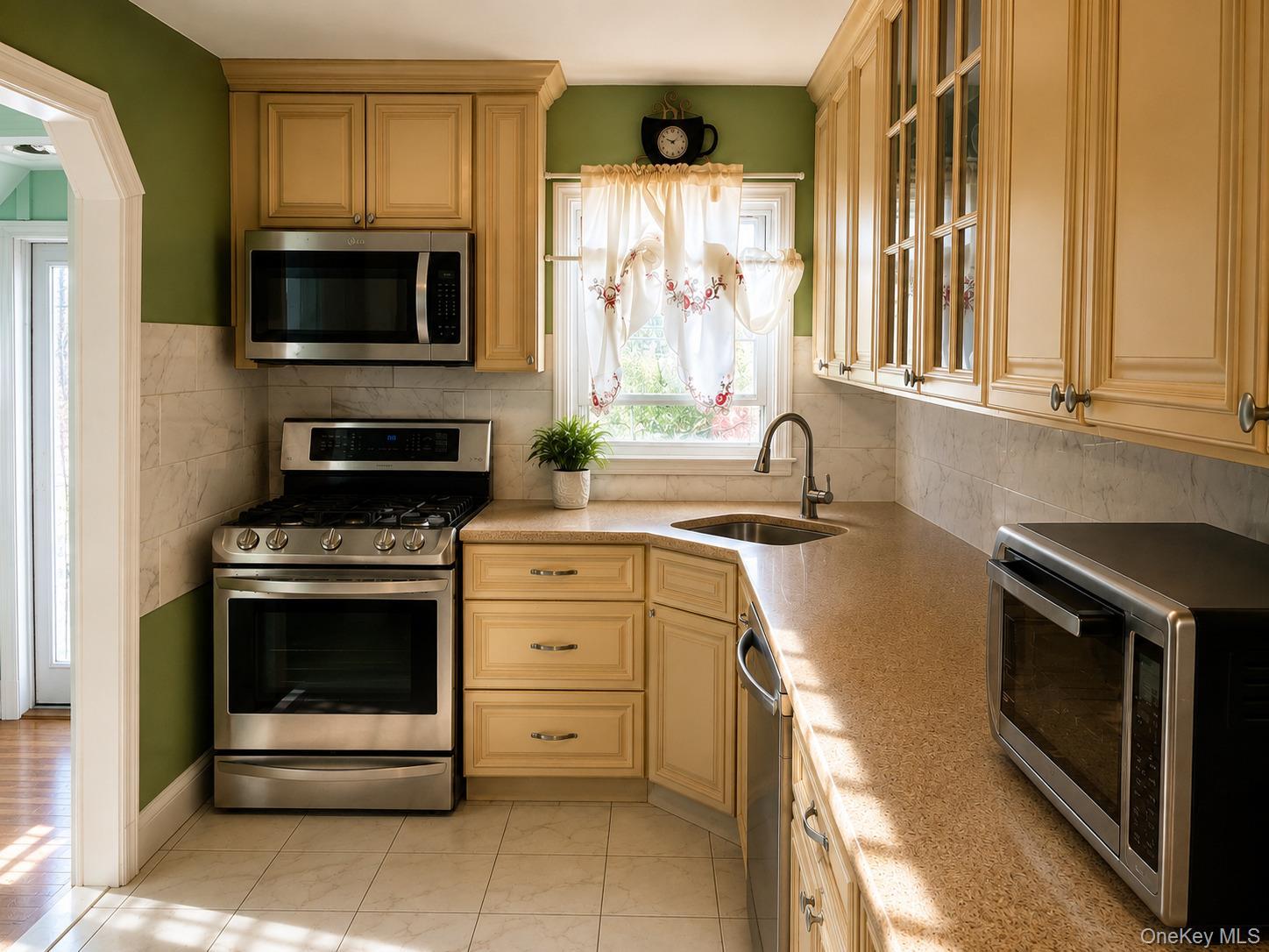 Single Family 141st Avenue Queens, NY 11413, MLS-1039057-5