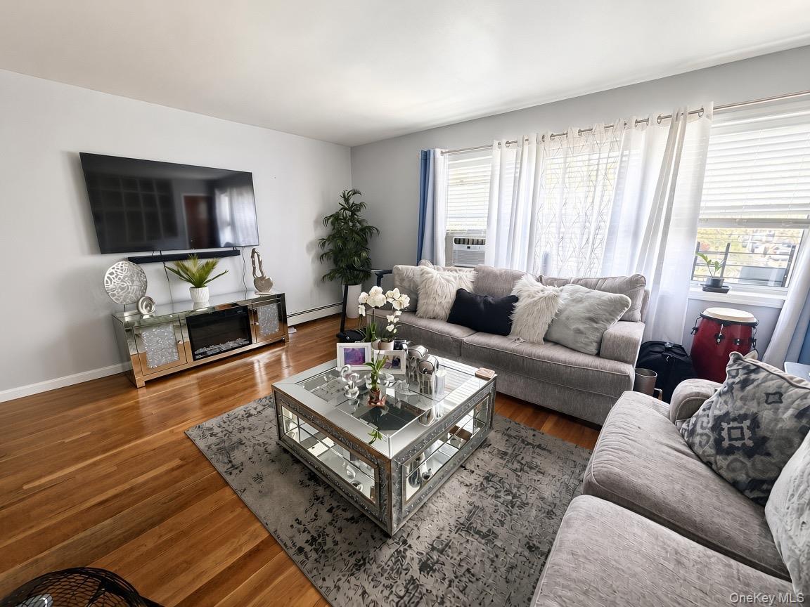 Single Family 101st Avenue  Queens, NY 11416, MLS-1039077-20