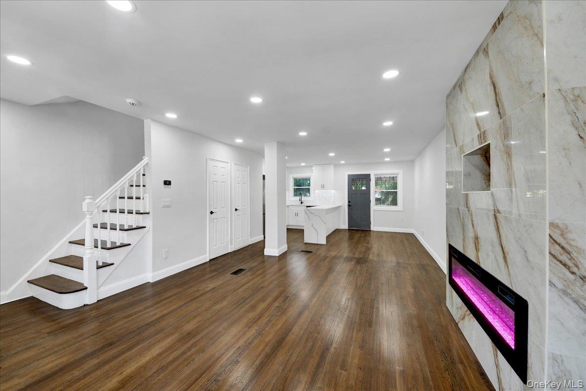 Single Family E 227th Street Bronx, NY 10466, MLS-1039093-11